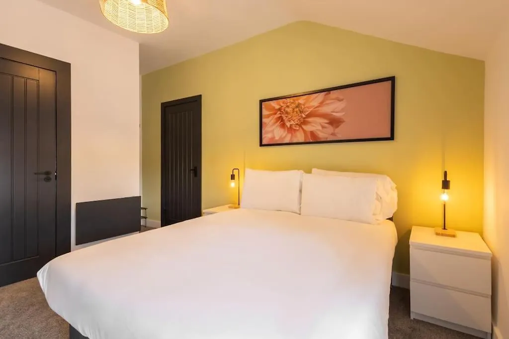 Rockholme - Group Accommodation & 1Gb Wifi Harrogate 0*,