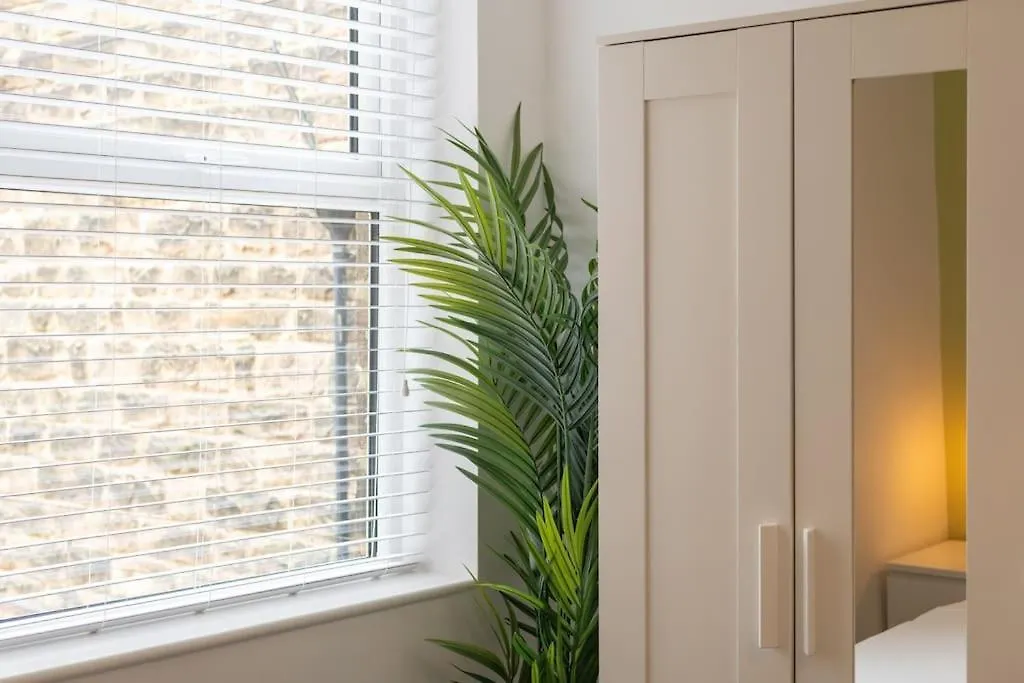 Rockholme - Group Accommodation & 1Gb Wifi Harrogate 0*,